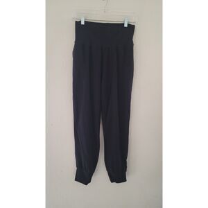 Athleta Black Salutation Jogger in Powervita Size small